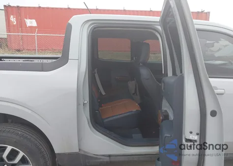 2022 Ford Maverick Lariat z USA, uszkodzony, nr VIN 3FTTW8E35NRA49392